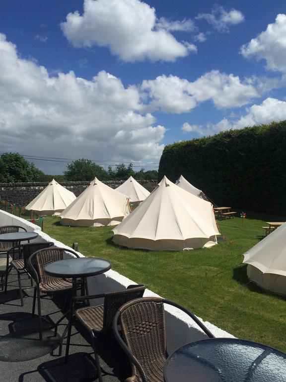 Cong Glamping Hotel Bagian luar foto