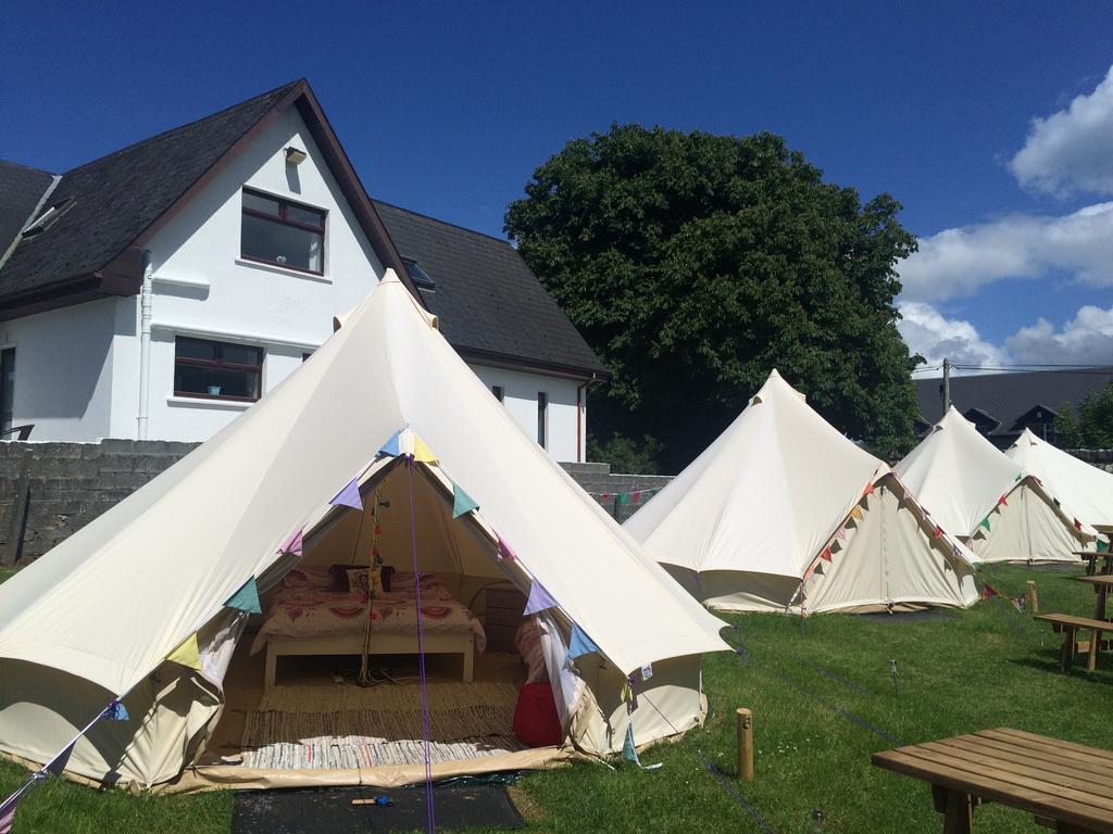 Cong Glamping Hotel Bagian luar foto
